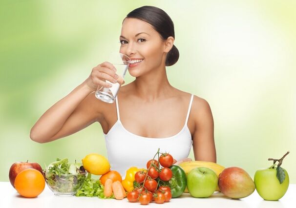 The principle of a water diet is to adhere to a drinking regime, along with the use of healthy foods